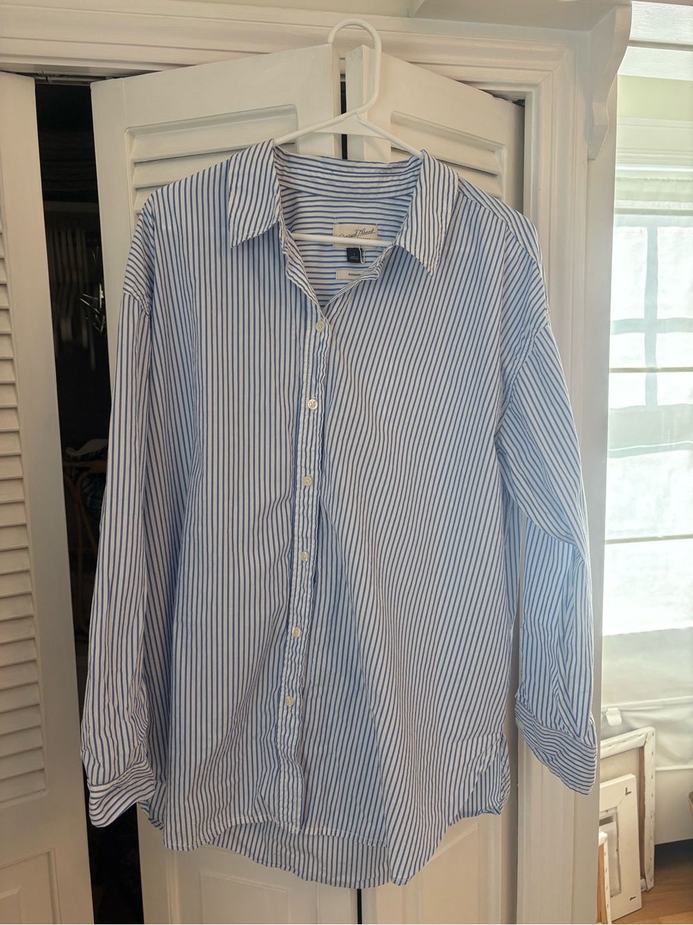Universal Thread Oversized Long Sleeve Button Down Blue Striped Size Large - Picture 4 of 6